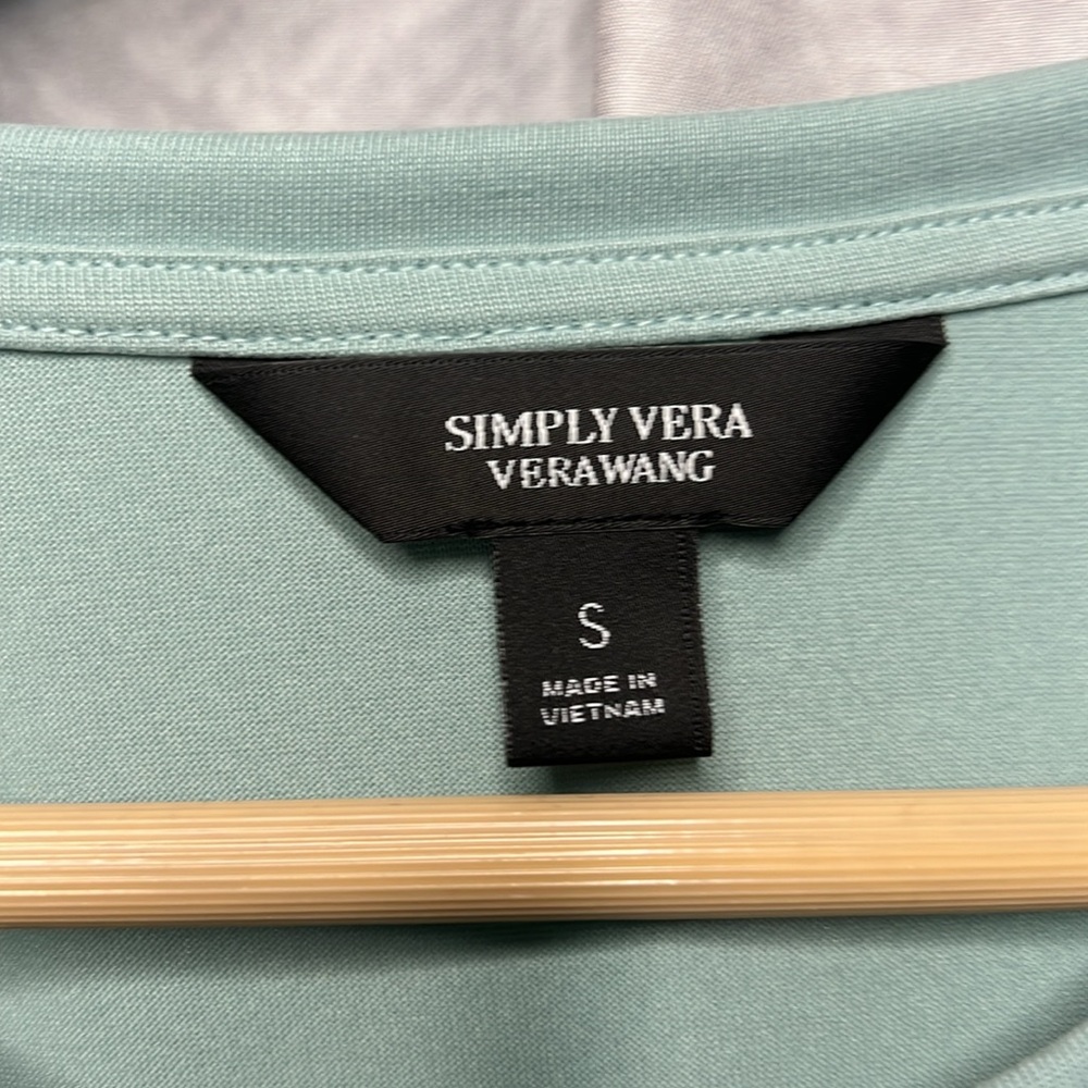 NWT Simply Vera Vera Wang Ruched Sleeve Tee in Ocean Stream. - size Small - Picture 9 of 10